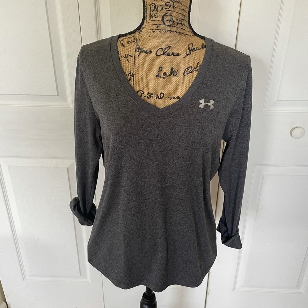 Under Armour Long sleeve V-neck Long sleeve Tee